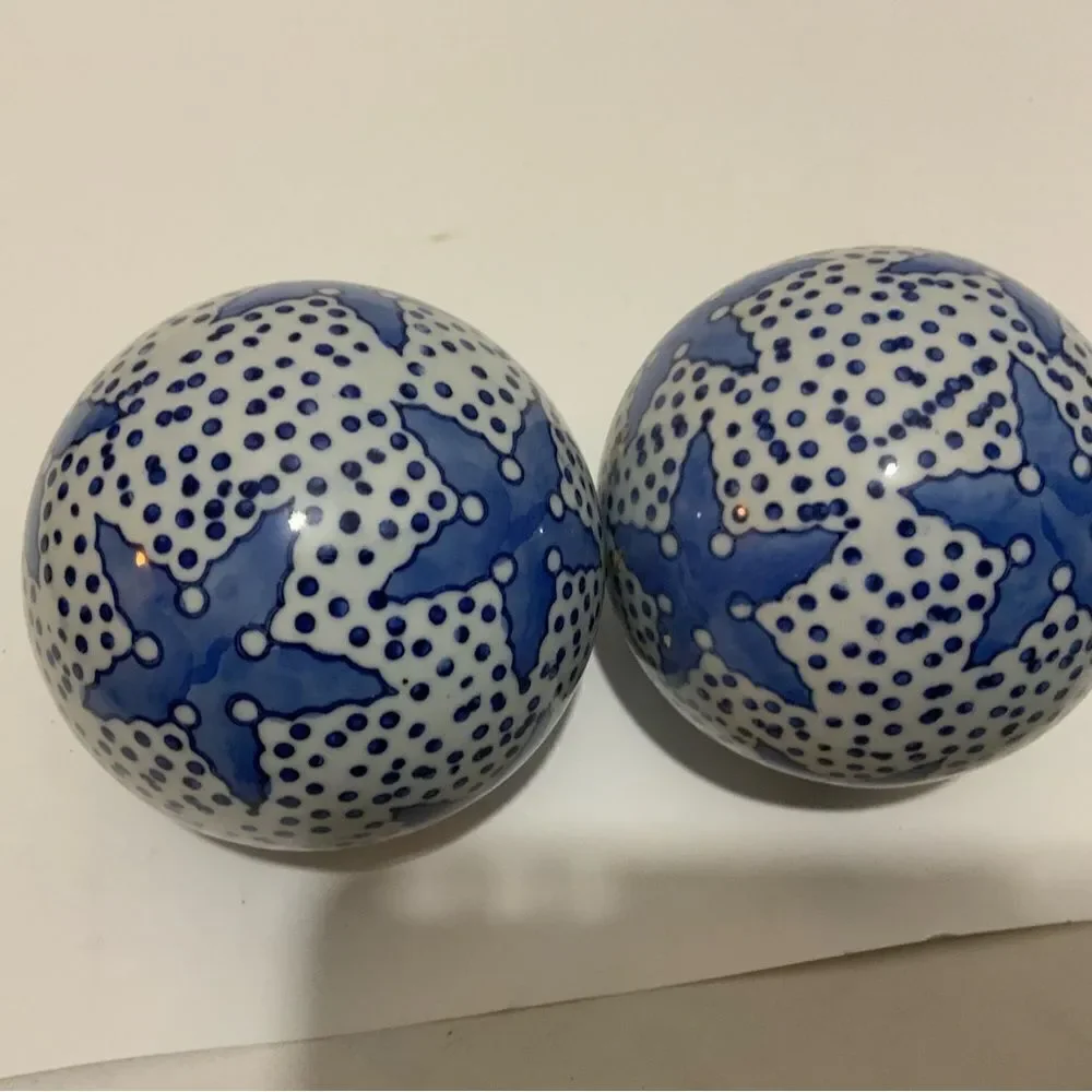 BLUE & WHITE  FLORAL CLAY Ceramic BALL Deco Z1